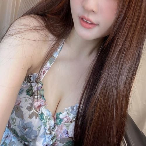 彰化樓鳳茶：芳華 / 158 cm / 48 kg / D罩杯 / 25歲 / 越南妹