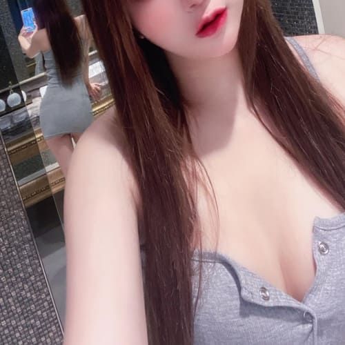 南投叫小姐：雪婉/ 164 cm / 49 kg / C罩杯 / 25歲 /澳門妹