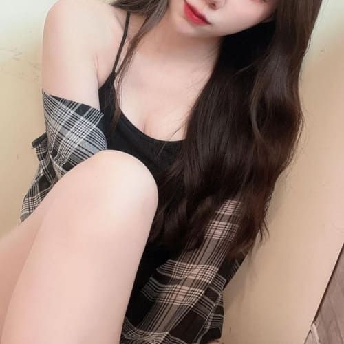 南投外送茶：荳荳 / 165 cm / 54 kg / C罩杯 / 26歲 / 香港妹