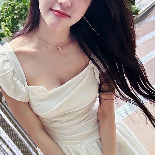 台南約妹：夢璃/ 166 cm / 54 kg / C罩杯 / 28歲 / 台灣妹