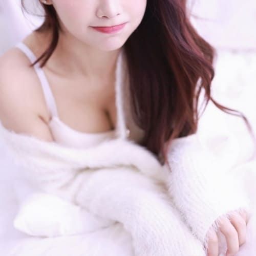 中壢約妹：艾草/ 160 cm / 49 kg / C罩杯 / 26歲/泰國妹